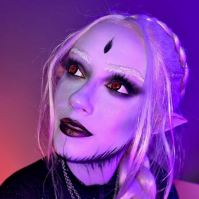 Red Twilight Volturi | @carlaa.cosplay