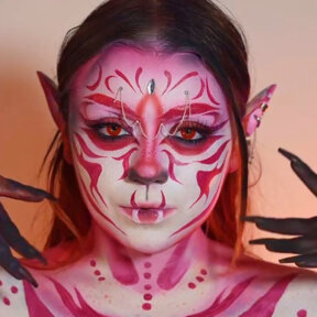 Red Mini Sclera | @maggiexmonteiro