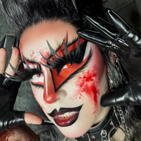 Reaper White and Red Mini Sclera | @callicoquette